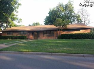 700 Sunset Dr, Burkburnett, TX 76354