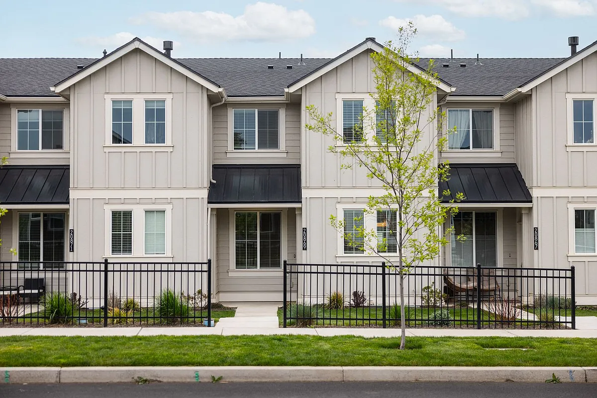 Building Photo - 20869 SE Denver Dr