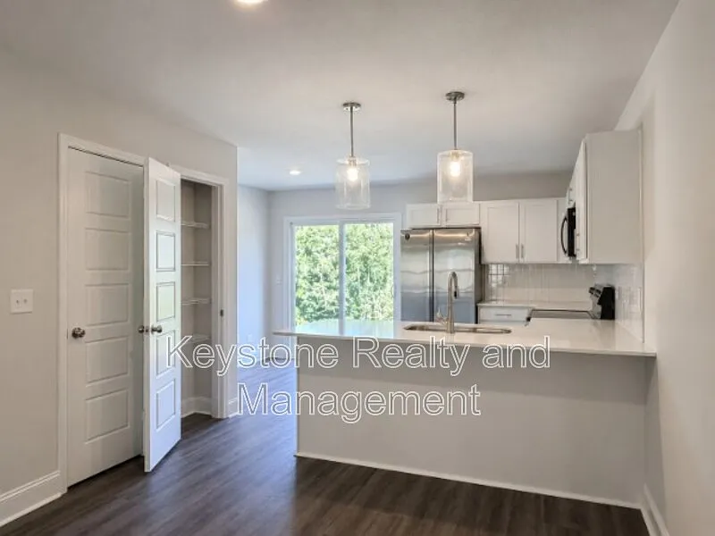 2 bed, 2.5 bath, 1224 sqft, $1,395 — Photo 3