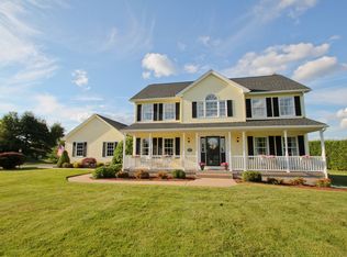 112 Cold Spring Ln, Suffield, CT 06078