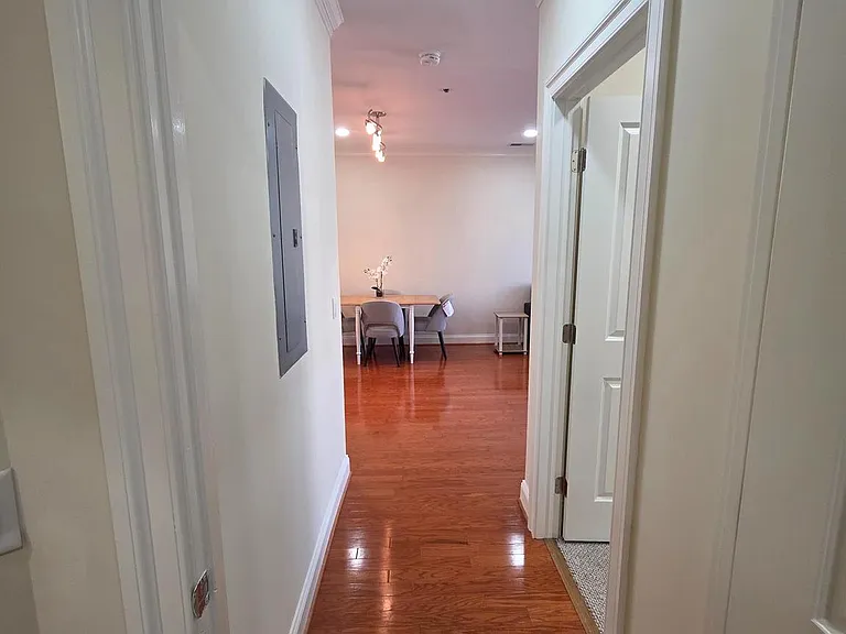 38 Maryland Ave #Penthouse 608 — Photo 24