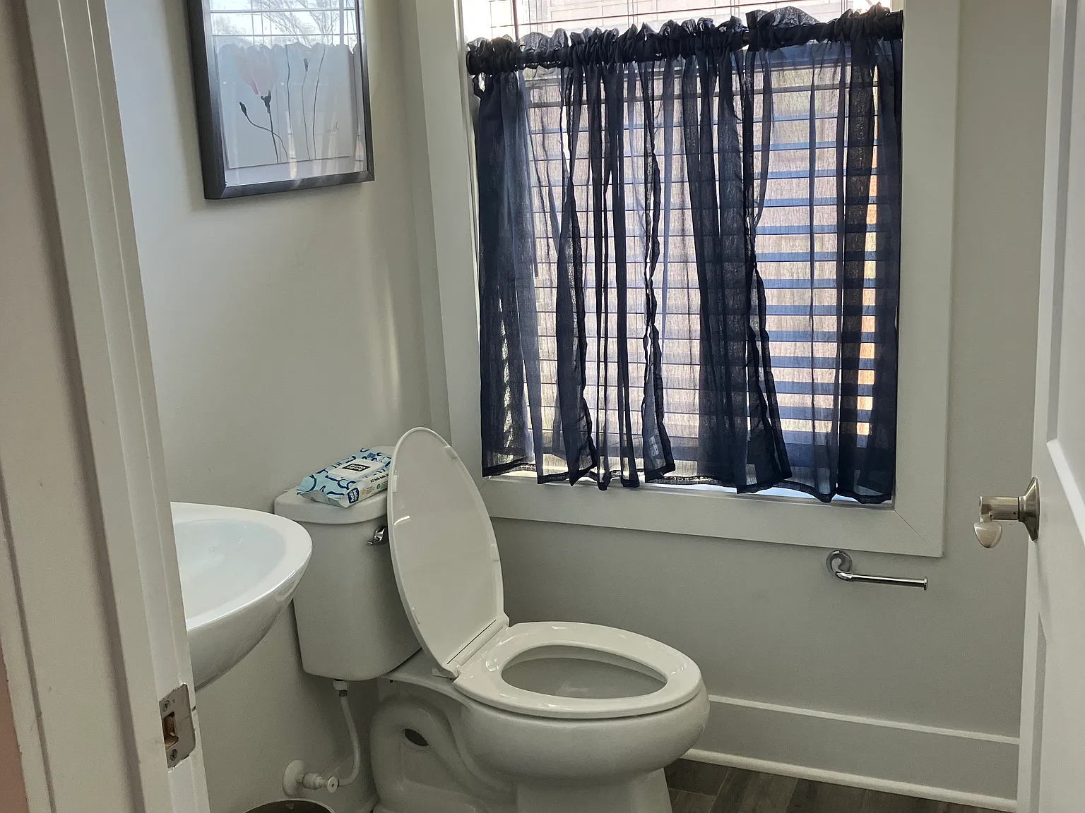 3 bed, 2.5 bath, 2345 sqft, $2,850 — Photo 4