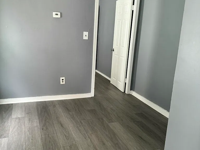 31 Saint James Pl #A — Photo 2