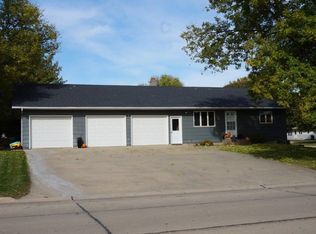 12 14th St SE, Sioux Center, IA 51250