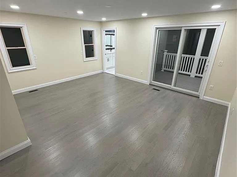 517 Monroe Blvd #2 — Photo 10