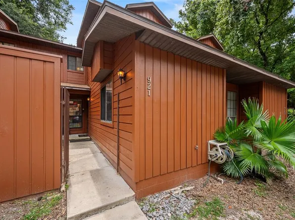 921 SW 57th Dr, Gainesville, FL 32607