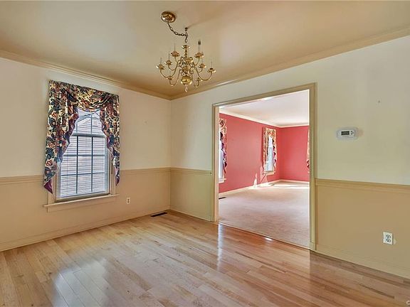 4th image of 2109 Lake Surrey Dr