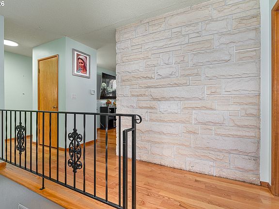 5th image of 2042 SE 138th Ave