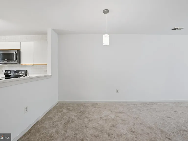2844 Yarling Ct — Photo 9