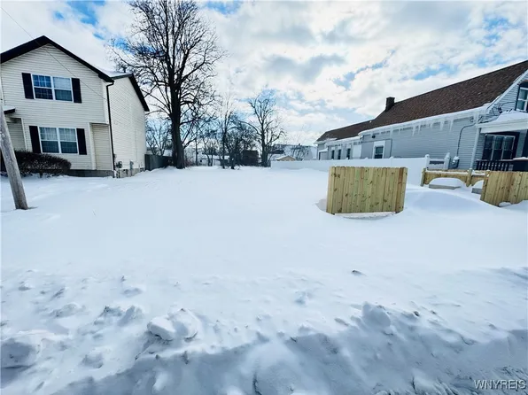 97 Peckham St #5, Buffalo, NY 14206