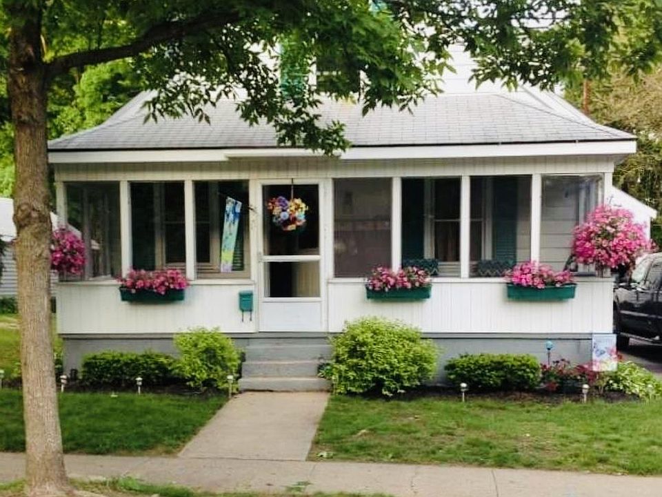 1st image of 17 Sierra St