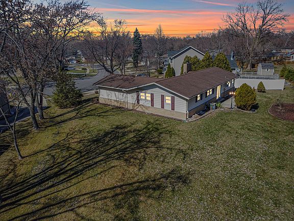2nd image of 618 Crescent Dr