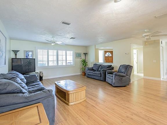 5th image of 2713 Ashwood Ct