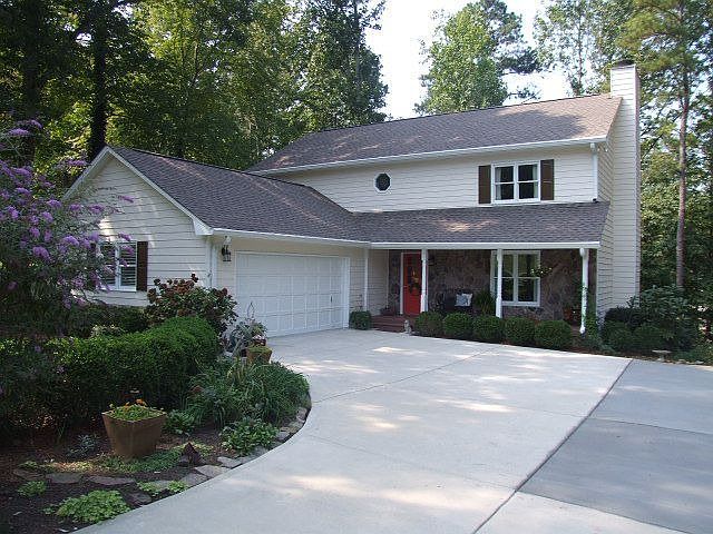 Like New Country Traditional Home