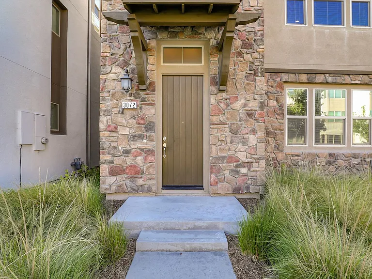 3072 Lina Loop — Photo 4