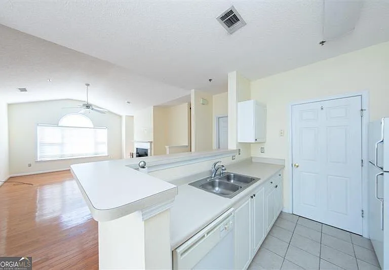 709 Spring Heights Ln SE #7 — Photo 6