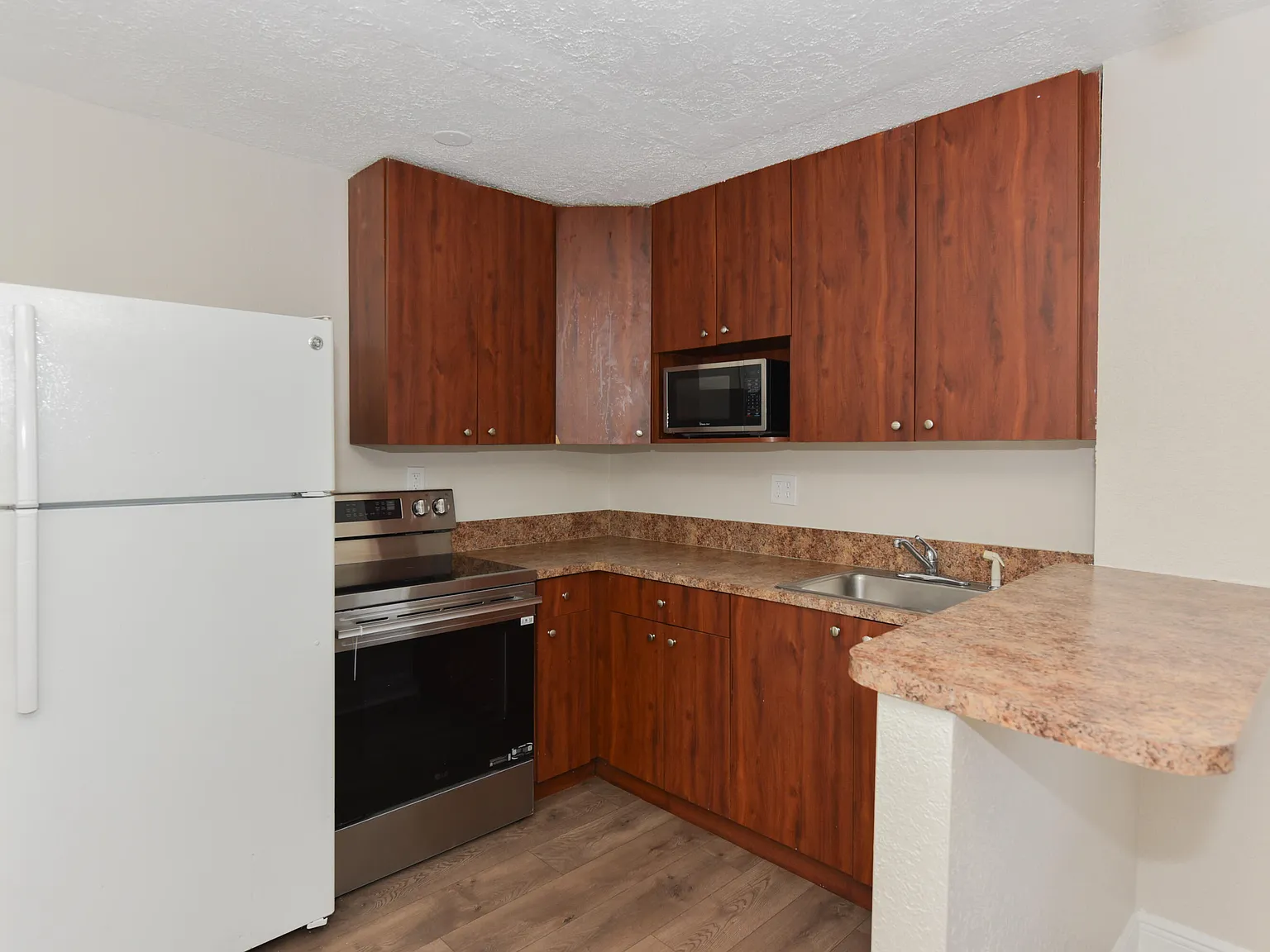 Studio, 1.0 bath, 400 sqft, $1,650 — Photo 3