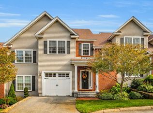900 Lynnfield St UNIT 39, Lynnfield, MA 01940