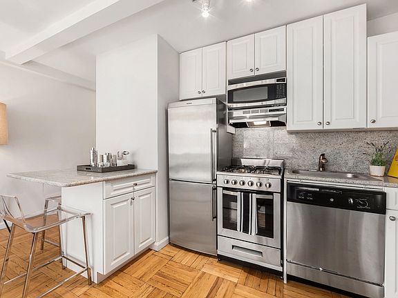 3rd image of 1329 2nd Ave #14R