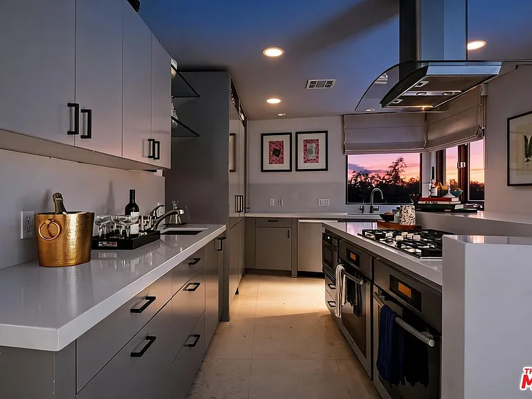 2035 De Mille Dr — Photo 7