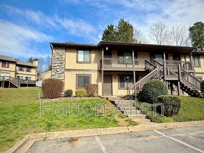 2 bed, 1.0 bath, 768 sqft, $1,250 — Photo 1