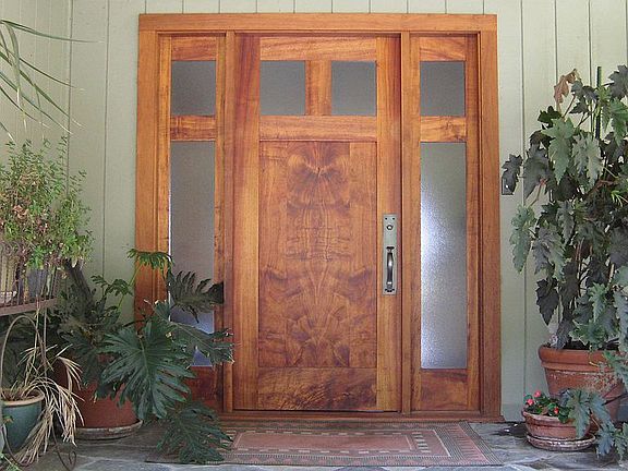 Front Entrance Detail