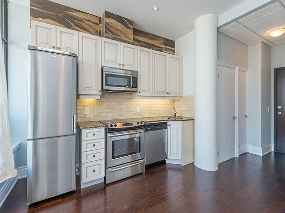 4th image of 10376 Yonge St #501