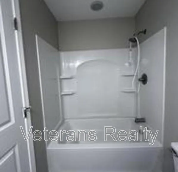113 Alverado Dr — Photo 12