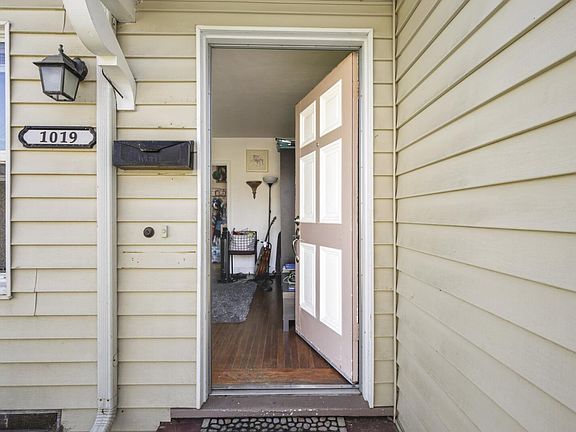 5th image of 1019 Clark Ave