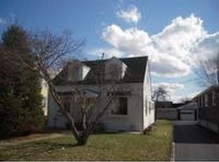 11 Bell Ave, Raritan, NJ 08869