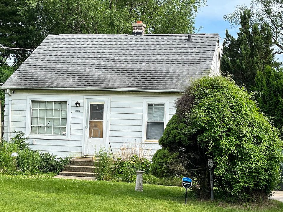 2nd image of 10481 W Waldo Ave