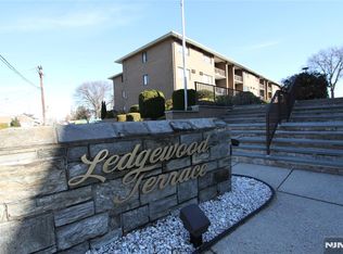 462 Liberty St APT 202, Little Ferry, NJ 07643