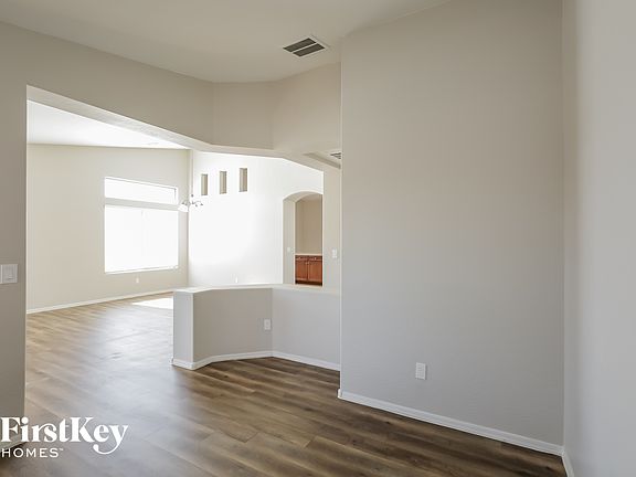 4th image of 6220 S 52nd Dr