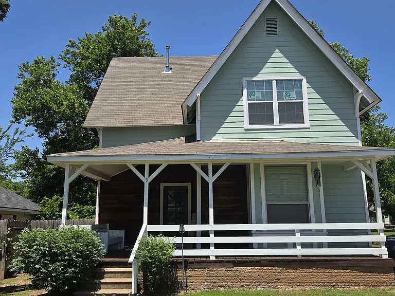 510 E Springer Ave — Photo 1