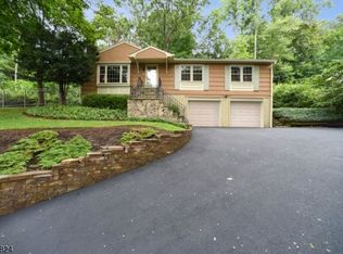 33 Conklin Ave, Morristown, NJ 07960