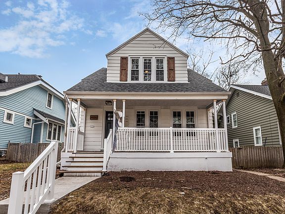 2nd image of 4050 N Stowell Ave