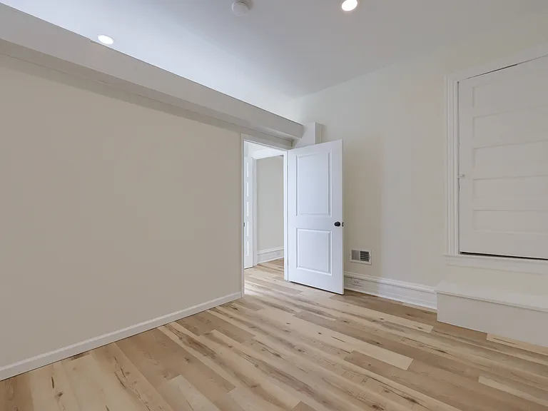 536 W James St #2 — Photo 11