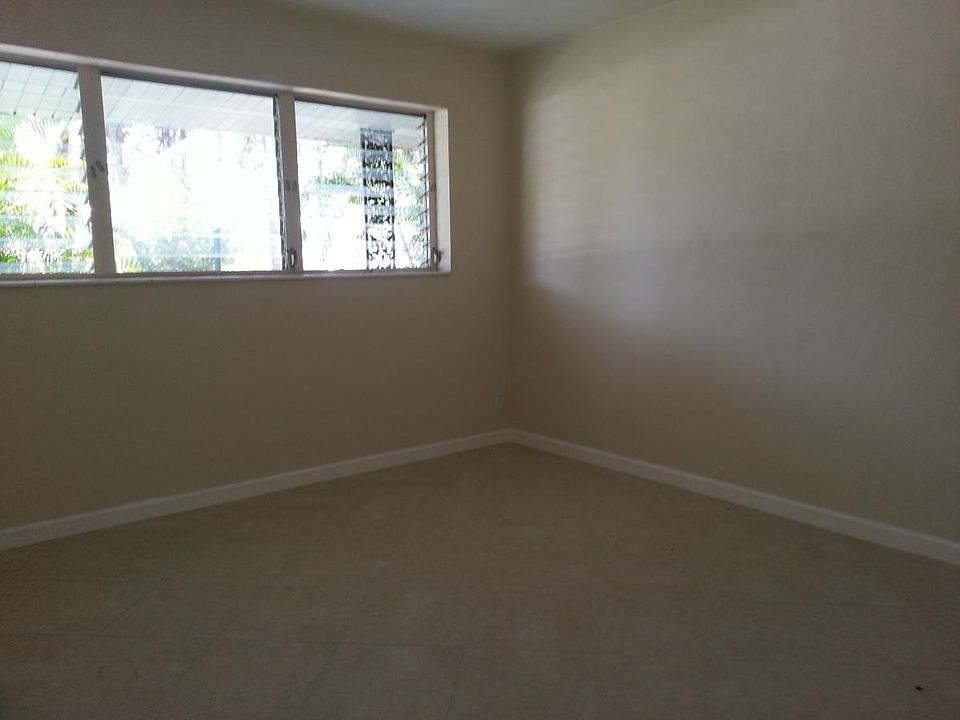 2nd image of 425 NE 23rd Ave