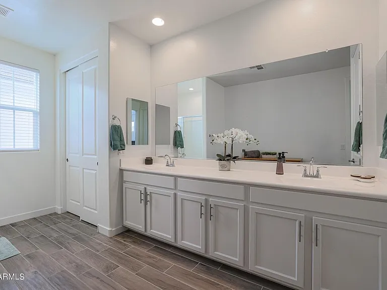 5514 S Dillon Cir — Photo 10