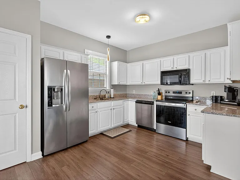 7020 Jeffreys Creek Ln — Photo 6