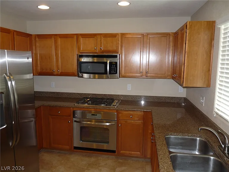 10925 Sardinia Sands Dr — Photo 2