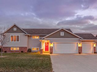 113 Callaway Ct, Mankato, MN 56001