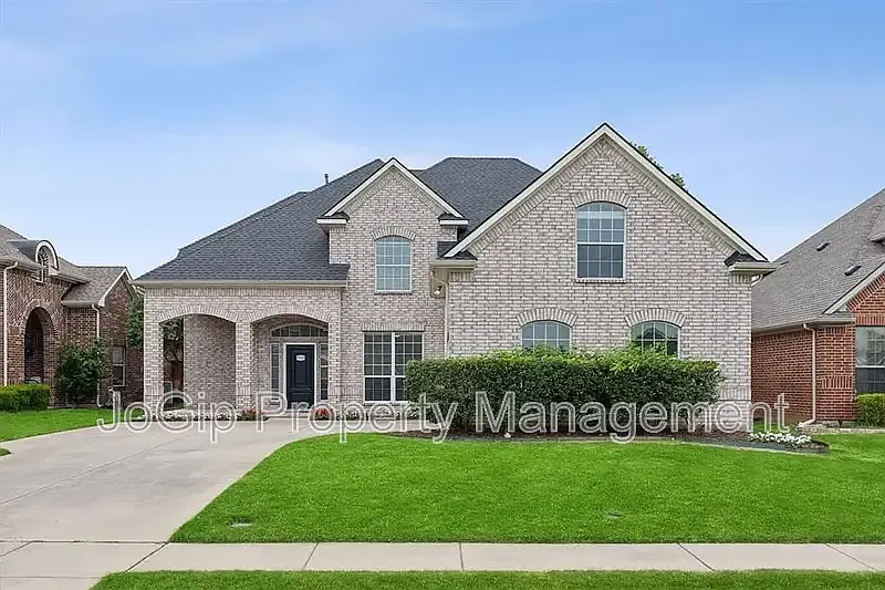 4 bed, 3.0 bath, 3159 sqft, $3,400 — Photo 2
