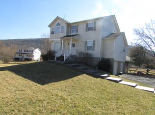 117 Hosner Mountain Rd, Hopewell Junction, NY 12533