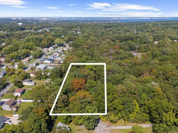 4414 Purple Martins Rd, Pasadena, MD 21122