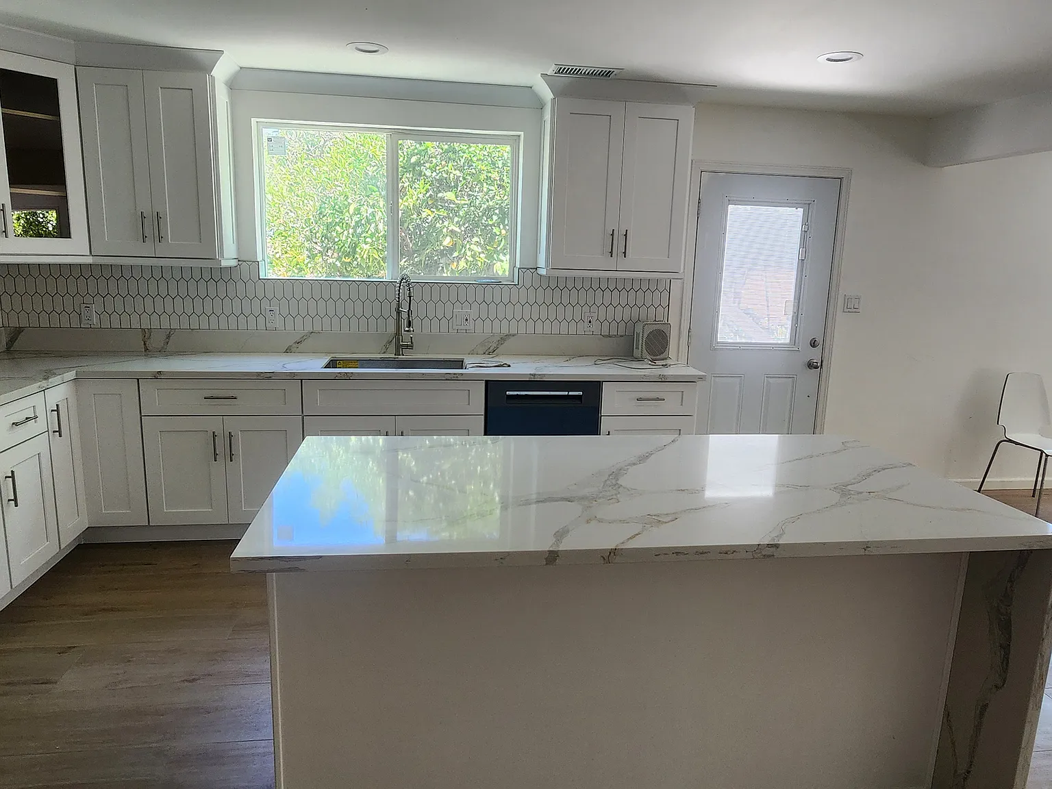 2 bed, 2.5 bath, 1200 sqft, $3,200 — Photo 1