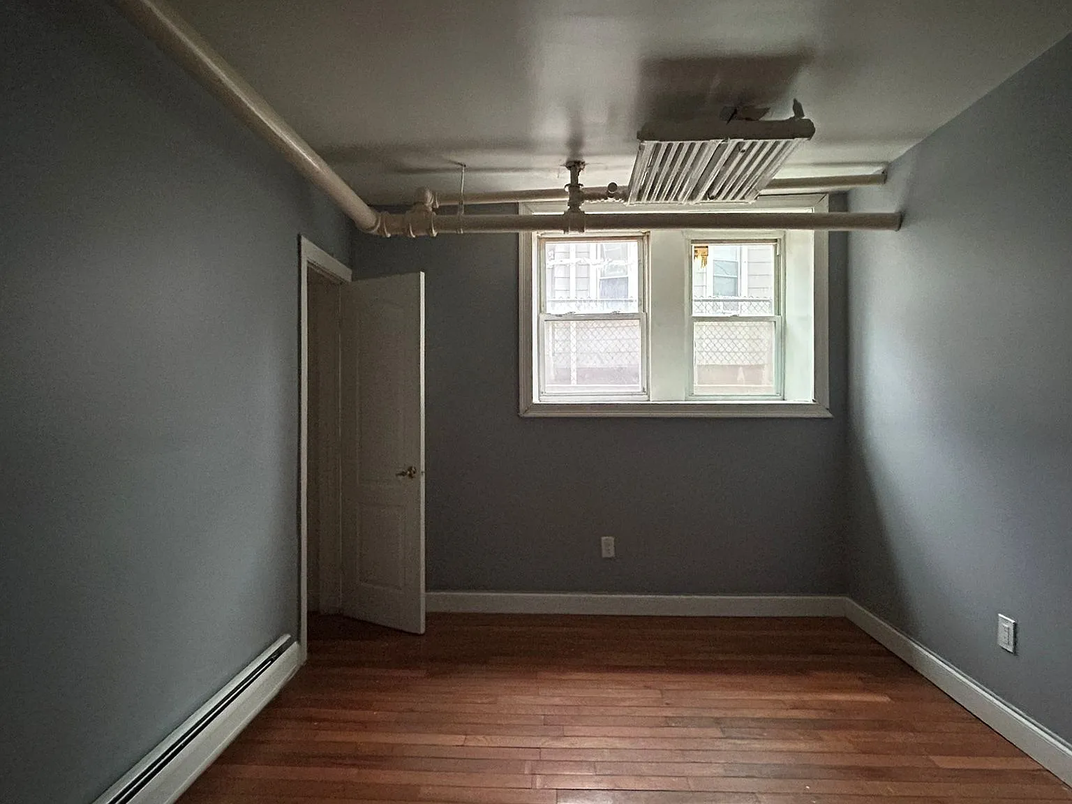 92 W 34th St — Photo 3