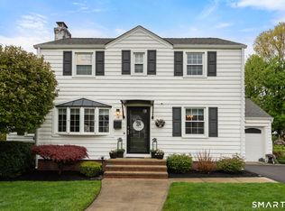 12 Orchard Ct, Hamden, CT 06517