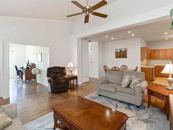 3rd image of 6967 Park Square Dr APT A