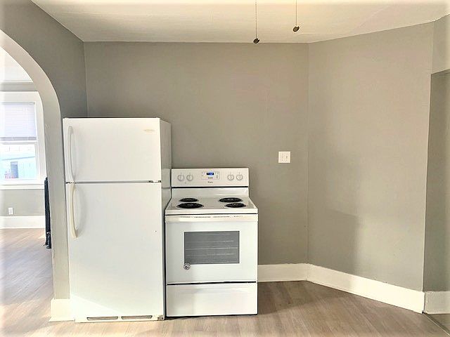 1st image of 306 Schenck St #3